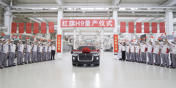 DCT400變速箱裝配線(xiàn)交付中國(guó)一汽，新松助力“國(guó)車(chē)”紅旗邁向新高度