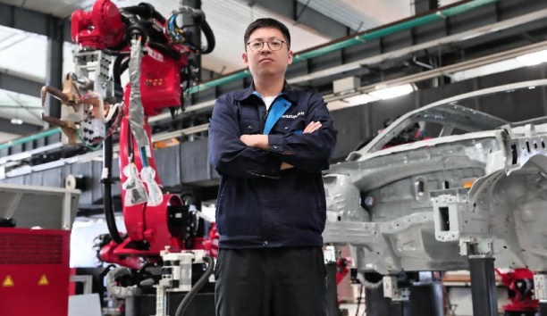 人民網——創(chuàng)新路上遇見你｜王曉峰：干機器人的，都特別酷