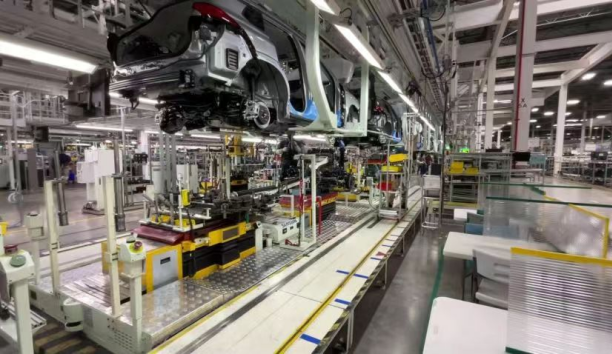 沈陽(yáng)發(fā)布——以“中國(guó)水平 中國(guó)速度”向“行業(yè)領(lǐng)先 世界一流”躍遷。高質(zhì)量發(fā)展調(diào)研行｜新松公司蓄勢(shì)新興產(chǎn)業(yè) 搶占發(fā)展高地